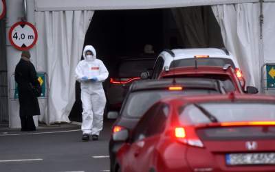 Znów ustawiają się tu kolejki. Długie czekanie na test - zdjęcie 15