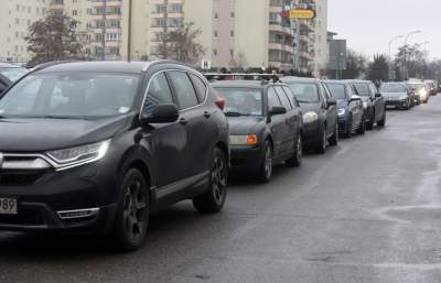 Znów ustawiają się tu kolejki. Długie czekanie na test - zdjęcie 9