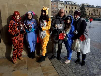 Wichura wolontariuszy WOŚP nie zniechęca, fot. Marek Lasyk - zdjęcie 8