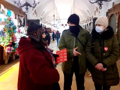 Wichura wolontariuszy WOŚP nie zniechęca, fot. Marek Lasyk - zdjęcie 5