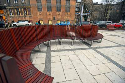 Plac Biskupi po modernizacji. Wiosną będzie tu pięknie - zdjęcie 10