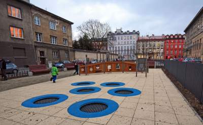 Plac Biskupi po modernizacji. Wiosną będzie tu pięknie - zdjęcie 2