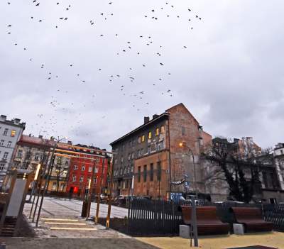 Plac Biskupi po modernizacji. Wiosną będzie tu pięknie - zdjęcie 21