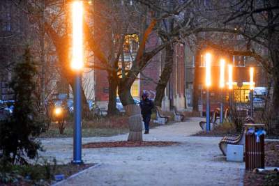 Plac Biskupi po modernizacji. Wiosną będzie tu pięknie - zdjęcie 24