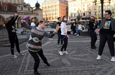 Nazywam się Miliard - One Billion Rising Kraków, fot. Marek Lasyk - zdjęcie 2
