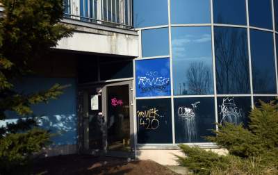 Opustoszała galeria handlowa, fot. Marek Lasyk - zdjęcie 3