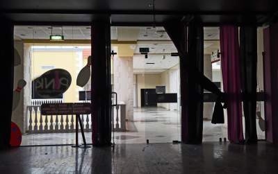 Opustoszała galeria handlowa, fot. Marek Lasyk - zdjęcie 46