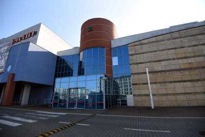 Opustoszała galeria handlowa, fot. Marek Lasyk - zdjęcie 1