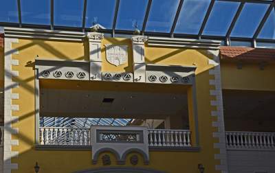 Opustoszała galeria handlowa, fot. Marek Lasyk - zdjęcie 9