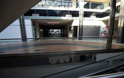 Opustoszała galeria handlowa, fot. Marek Lasyk - zdjęcie 13