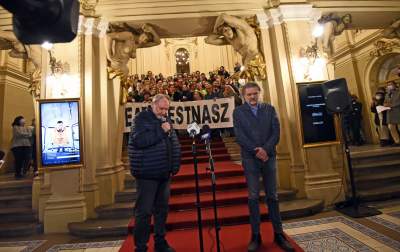 Konferencja w Teatrze Słowackiego. Cały zespół wspiera dyrektora - zdjęcie 17