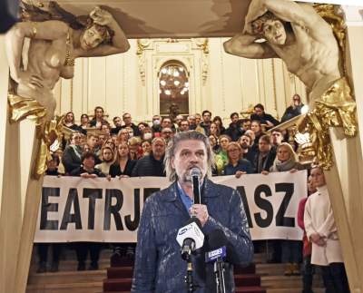 Konferencja w Teatrze Słowackiego. Cały zespół wspiera dyrektora - zdjęcie 16