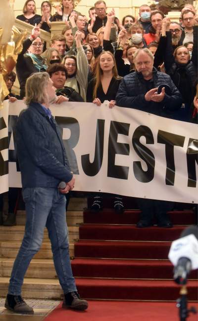 Konferencja w Teatrze Słowackiego. Cały zespół wspiera dyrektora - zdjęcie 36
