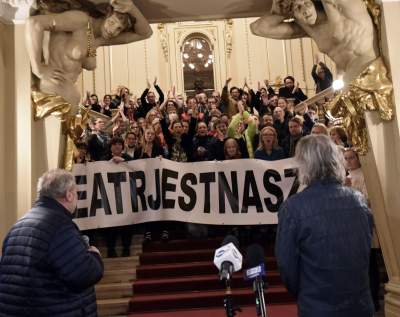 Konferencja w Teatrze Słowackiego. Cały zespół wspiera dyrektora - zdjęcie 21