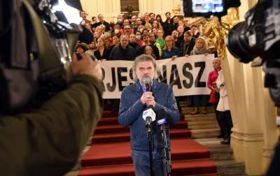 Konferencja w Teatrze Słowackiego. Cały zespół wspiera dyrektora - zdjęcie 12