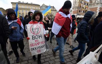 Marsz solidarności z Ukrainą w Krakowie. Finał przed konsulatem Rosji - zdjęcie 32