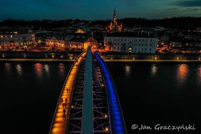 Kraków w ukraińskich barwach. Gest solidarności (fot. Jan Graczyński) - zdjęcie 2