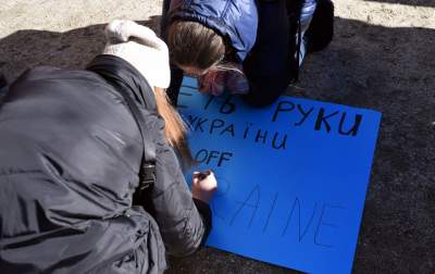 Konsulat Rosji w Krakowie. Protest przeciw napaści na Ukrainę - zdjęcie 7