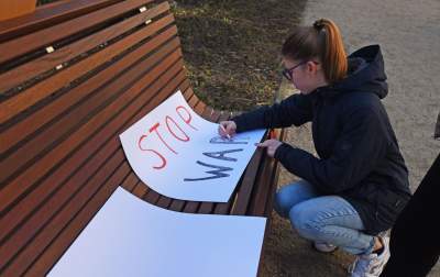 Konsulat Rosji w Krakowie. Protest przeciw napaści na Ukrainę - zdjęcie 8