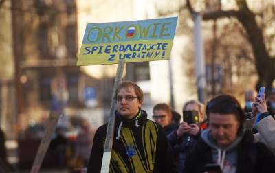 Konsulat Rosji w Krakowie. Protest przeciw napaści na Ukrainę - zdjęcie 16