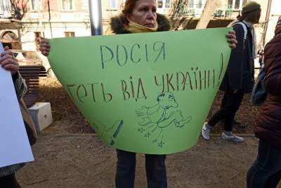 Konsulat Rosji w Krakowie. Protest przeciw napaści na Ukrainę - zdjęcie 30