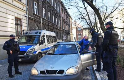 Konsulat Rosji w Krakowie. Protest przeciw napaści na Ukrainę - zdjęcie 3