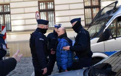 Konsulat Rosji w Krakowie. Protest przeciw napaści na Ukrainę - zdjęcie 4