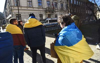 Konsulat Rosji w Krakowie. Protest przeciw napaści na Ukrainę - zdjęcie 10