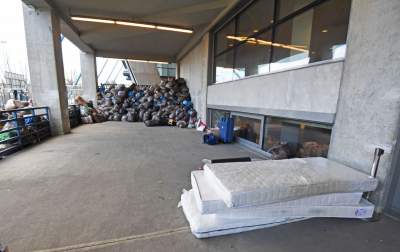 Magazyn darów na stadionie Wisły, fot. Marek Lasyk - zdjęcie 26