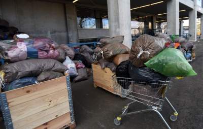 Magazyn darów na stadionie Wisły, fot. Marek Lasyk - zdjęcie 24