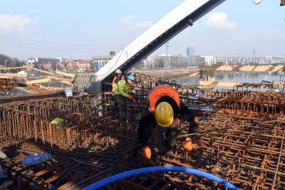 Ten nowy most kolej wykorzysta już w połowie roku. Imponująca budowa - zdjęcie 21