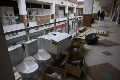 Pilny remont zamkniętej galerii handlowej. Tu ma być schronienie dla uchodźców - zdjęcie 9