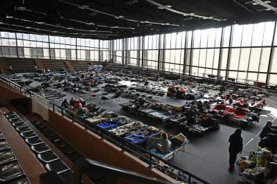 Przystanek Hala Caracovii. W drodze do nadziei - zdjęcie 4