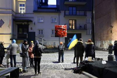 Pikieta przed węgierskim konsulatem w Krakowie. Orban sojusznik Putina - zdjęcie 2
