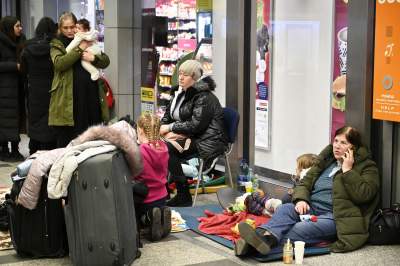 Raport z oblężonego dworca: dzień 15. Fot. Marek Lasyk - zdjęcie 17