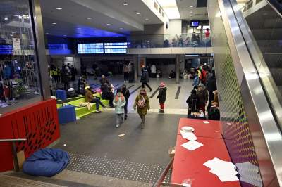 Raport z oblężonego dworca: dzień 15. Fot. Marek Lasyk - zdjęcie 19