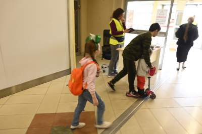 Już ponad stu uchodźców zakwaterowano w dawnej galerii Plaza. Przygotowano 390 miejsc - zdjęcie 12