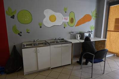 Już ponad stu uchodźców zakwaterowano w dawnej galerii Plaza. Przygotowano 390 miejsc - zdjęcie 5