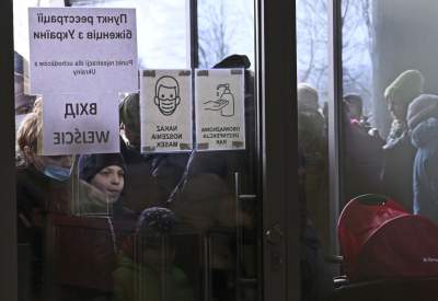 Tauron Arena: tłum uchodźców z Ukrainy w kolejce po PESEL - zdjęcie 8