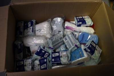 Praca w sortowni darów dla walczącej Ukrainy, fot. Marek Lasyk - zdjęcie 11