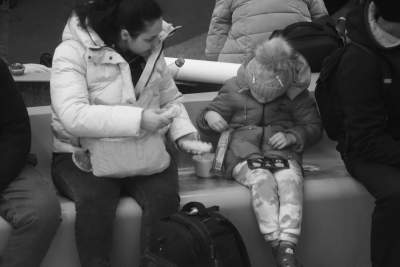 Dzieci z dworca Kraków Główny. Miasto przyjęło kilkadziesiąt tysięcy małych uchodźców - zdjęcie 11