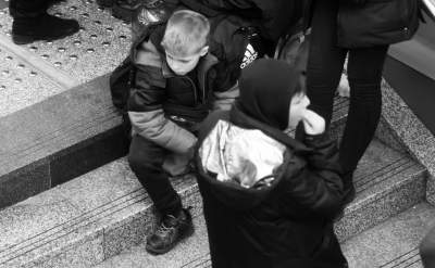 Dzieci z dworca Kraków Główny. Miasto przyjęło kilkadziesiąt tysięcy małych uchodźców - zdjęcie 23