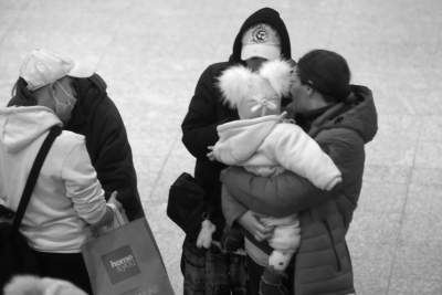 Dzieci z dworca Kraków Główny. Miasto przyjęło kilkadziesiąt tysięcy małych uchodźców - zdjęcie 15