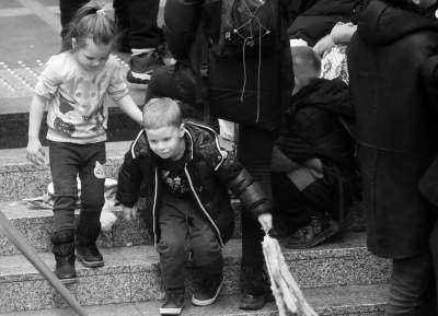 Dzieci z dworca Kraków Główny. Miasto przyjęło kilkadziesiąt tysięcy małych uchodźców - zdjęcie 18