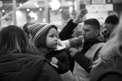 Dzieci z dworca Kraków Główny. Miasto przyjęło kilkadziesiąt tysięcy małych uchodźców - zdjęcie 3