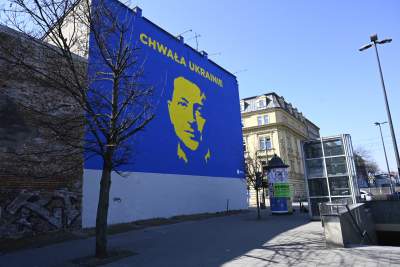 Chwała Ukrainie! Mural z prezydentem Zełenskim na rogu Rakowickiej i Lubomirskiego - zdjęcie 6