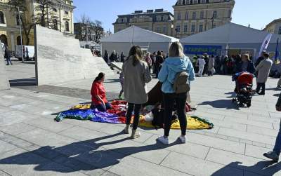 Z dworca na plac przed dworcem. 28 dzień wojny i tułaczki - zdjęcie 1