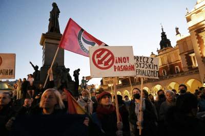 „Putin idi nahui“. Manifestacja poparcia dla walczącej Ukrainy - zdjęcie 29