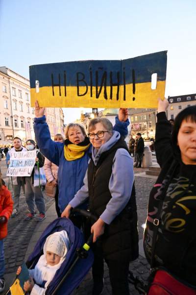 „Putin idi nahui“. Manifestacja poparcia dla walczącej Ukrainy - zdjęcie 20
