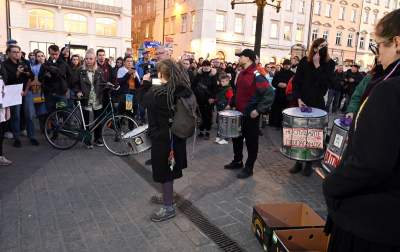 „Putin idi nahui“. Manifestacja poparcia dla walczącej Ukrainy - zdjęcie 9